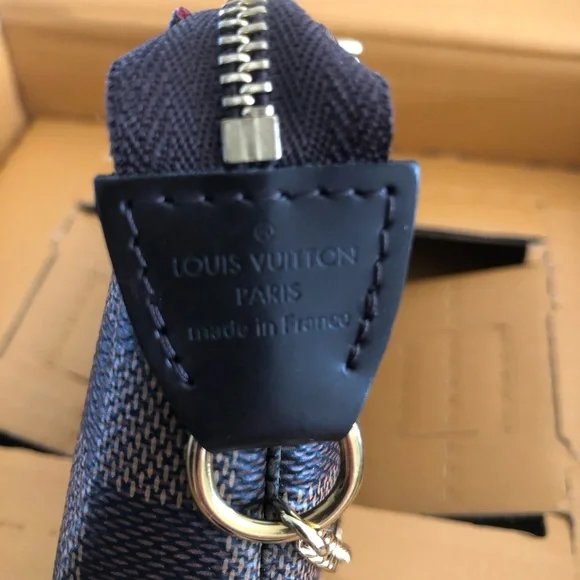 Louis Vuitton LV Mini Pouchette - Picture 5 of 8